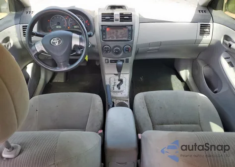 2013 Toyota Corolla Base z USA, uszkodzony, nr VIN 2T1BU4EE3DC100968